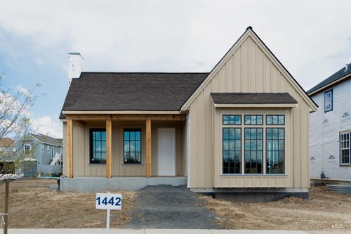 surrey-1442 Woodbury Dr, Moscow, ID, 83843-5154 | Card Image