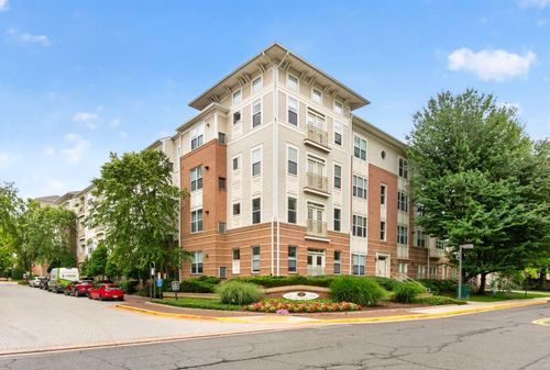 321-9486 Virginia Center Blvd, VIENNA, VA, 22181-4806 | Card Image