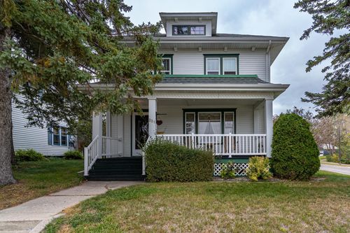 221 E 6th St, Crookston, MN, 56716-3001 | Card Image