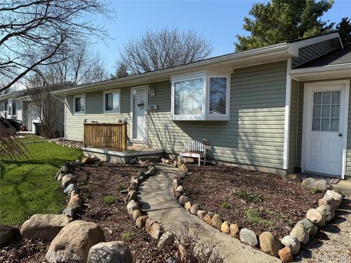 1334 1st St, Lapeer, MI, 48446-1221 | Card Image