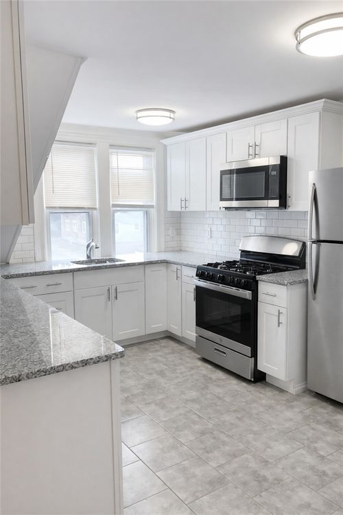 apt-3-299 State St, Bristol, RI, 02809-3661 | Card Image