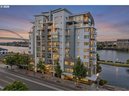 206-1310 Nw Naito Pkwy, Portland, OR, 97209-3158 | Card Image