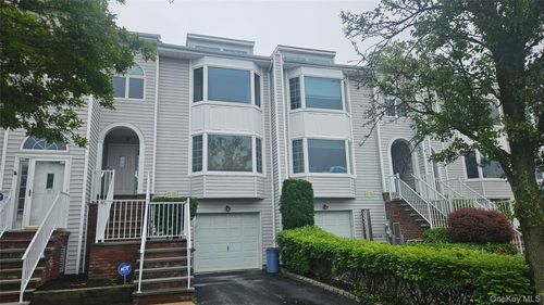 99a-242 Oak Park Dr, Little Neck, NY, 11362-2621 | Card Image