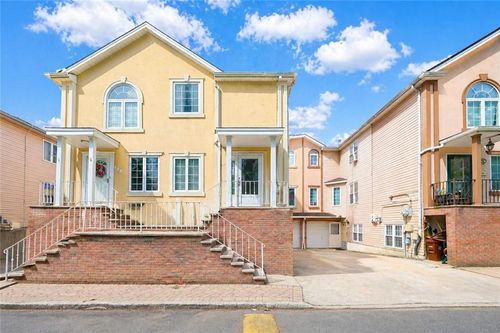 136 Erika Loop, Staten Island, NY, 10312 | Card Image