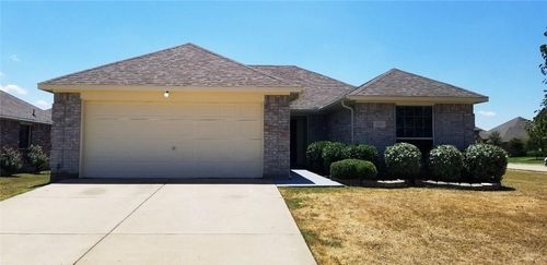 100 Commonwealth Cir, Waxahachie, TX, 75165-5946 | Card Image