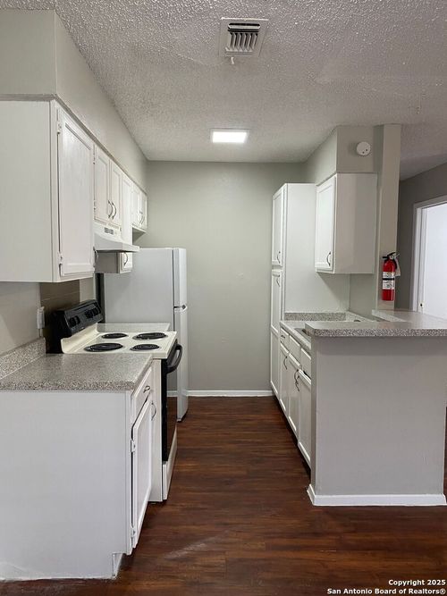 apt-222-3518 Grant Ave, San Antonio, TX, 78201-3075 | Card Image