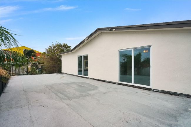 401 Wilma Cir, House other with 4 bedrooms, 3 bathrooms and null parking in Riviera Beach FL | Image 9