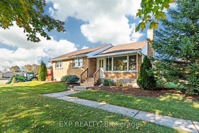 2444 Elginfield Rd, House other with 3 bedrooms, 2 bathrooms and 5 parking in Parkhill ON | Image 2