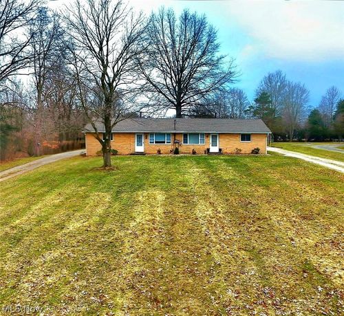 3300-3302 Highland Park Nw, North Canton, OH, 44720-4528 | Card Image