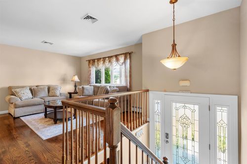 18 Grant Dr, Monroe, NY, 10950-5133 | Card Image
