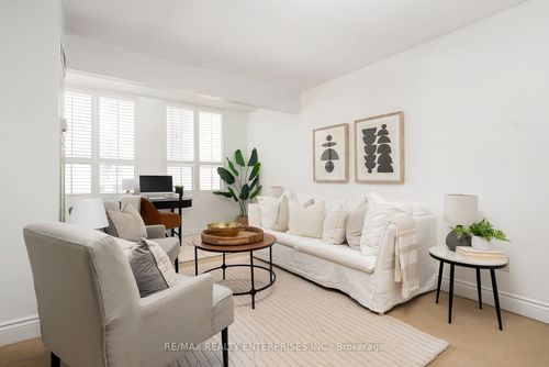 610-25 Grenville St, Toronto, ON, M4Y2X5 | Card Image
