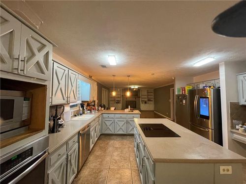 215 Dix Lee On Dr, Fayetteville, GA, 30214-3009 | Card Image