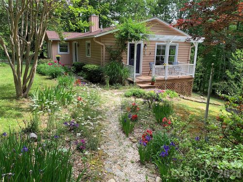 1193 Brightwater Dr, Hendersonville, NC, 28739-8151 | Card Image