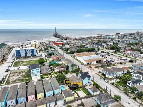 back-up-2324 Avenue P, Galveston, TX, 77550-7932 | Card Image