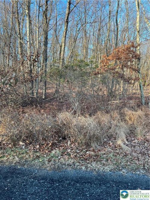588-3 Apple Ln, Jim Thorpe, PA, 18229-8700 | Card Image