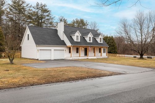 10 Alden St, Ludlow, MA, 01056-1676 | Card Image