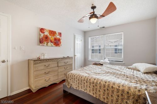 56 Marrow St, Newark, NJ, 07103-3138 | Card Image