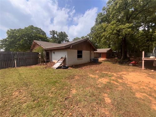 2502 Linwood Ln, Duncan, OK, 73533-1138 | Card Image