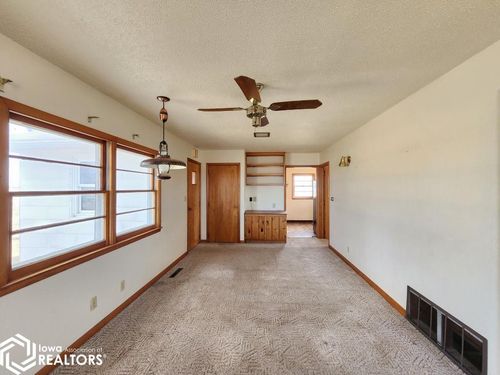 2388 Raven Ave, Sheffield, IA, 50475-8102 | Card Image