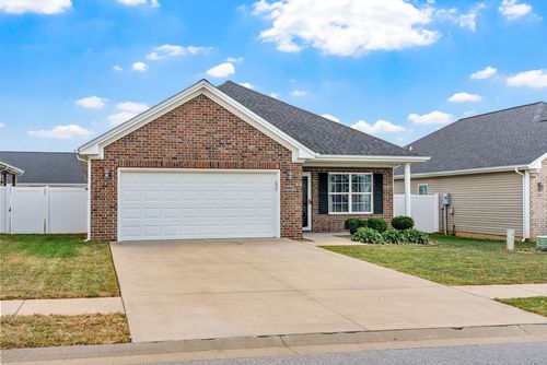 523 S Abbey Way, Hopkinsville, KY, 42240-9181 | Card Image