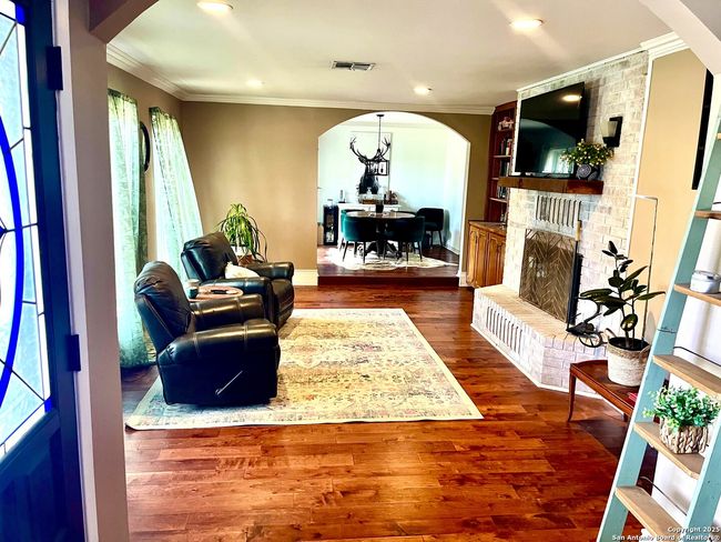 175 Columbus St, House other with 3 bedrooms, 3 bathrooms and null parking in Mcdade TX | Image 5