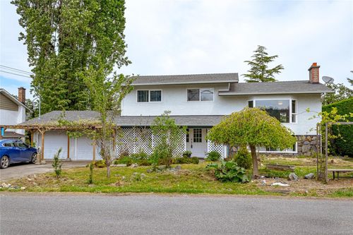 1268 Marchant Rd, Central Saanich, BC, V8M1G5 | Card Image