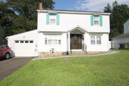 52 Gail Dr, Waterbury, CT, 06704-2209 | Card Image
