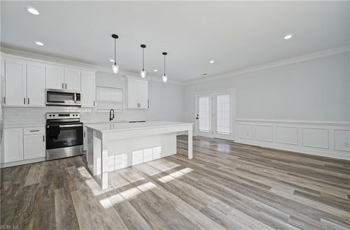 1304 West Ave, Hampton, VA, 23669-2733 | Card Image
