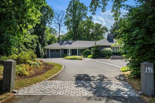 191 Adams St, Milton, MA, 02186-4215 | Card Image