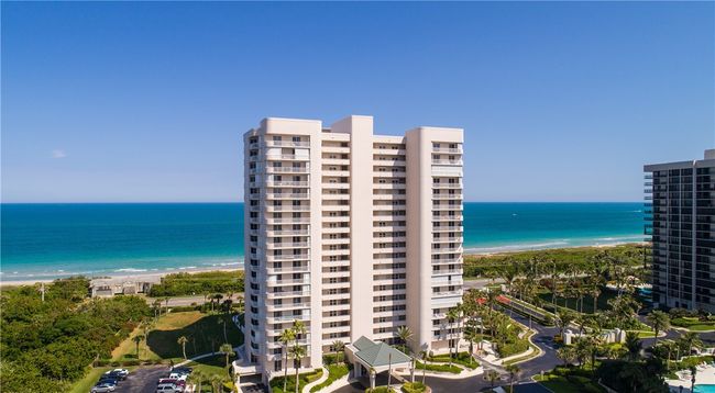 APT-9-5 - 5051 N Highway A1a, House attached with 2 bedrooms, 2 bathrooms and null parking in Hutchinson Island FL | Image 26