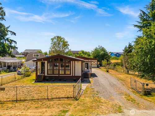 9035 Pepperidge Ln Se, Yelm, WA, 98597-9725 | Card Image