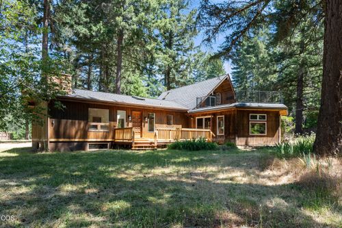 140 Bonanza Dr, Selma, OR, 97538-9720 | Card Image