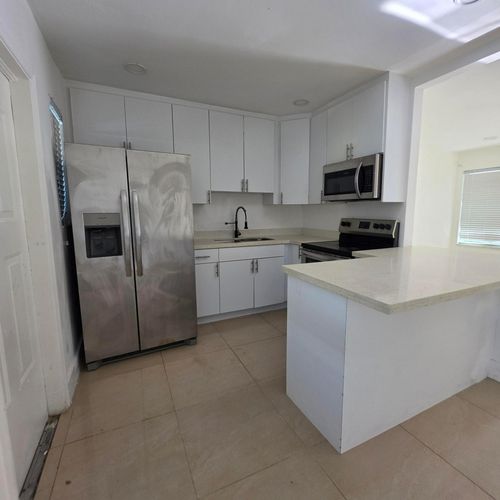 181 Ne 168th St, North Miami Beach, FL, 33162-3411 | Card Image