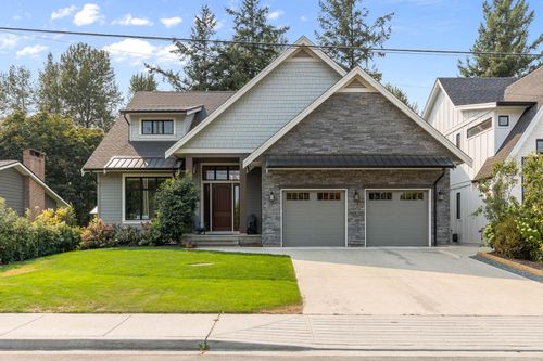 6957 Centennial Dr, Chilliwack, BC, V2R1J7 | Card Image