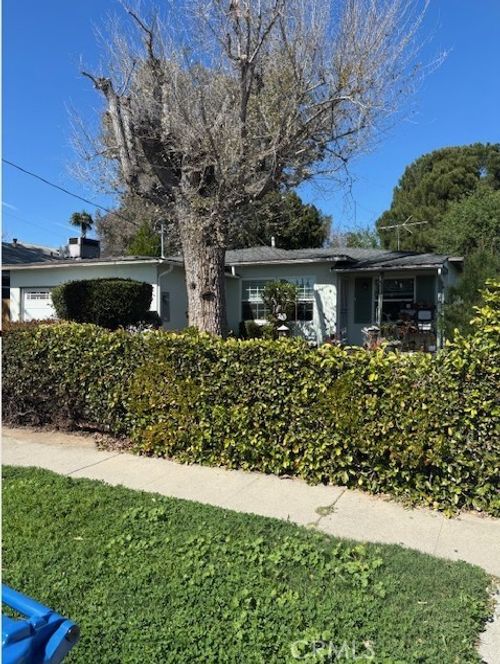 21011 Cohasset St, Canoga Park, CA, 91303-1422 | Card Image