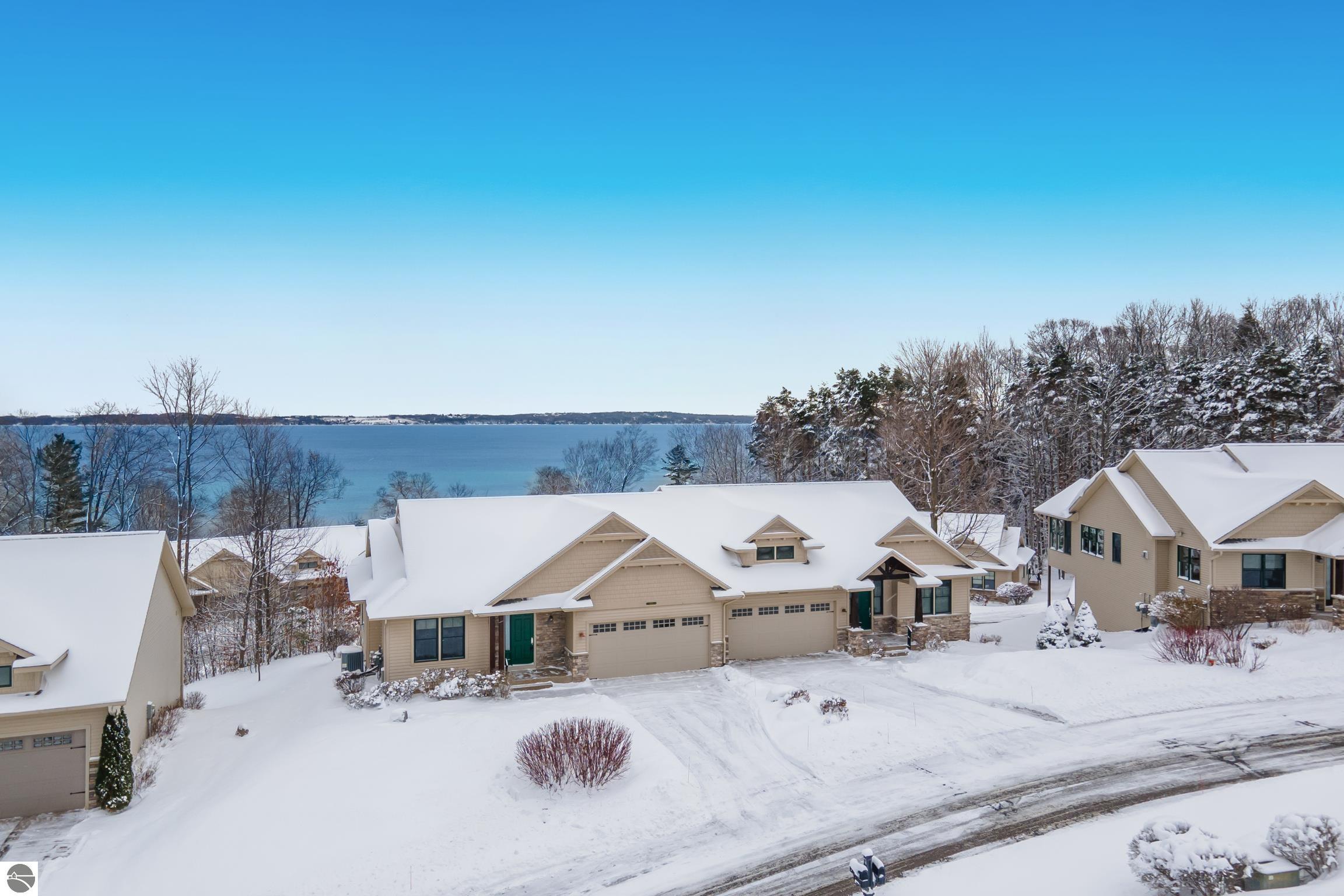 Sapphire Cir, Traverse City, MI 49684