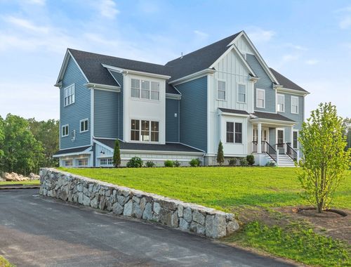 4 Weeping Willow Dr, Andover, MA, 01810-4566 | Card Image