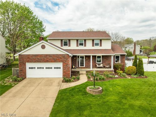 8811 Blitzen Road Nw, North Canton, OH, 44720 | Card Image