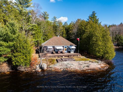 764 E Bear Lake Rd, Sprucedale, ON, P0A1Y0 | Card Image