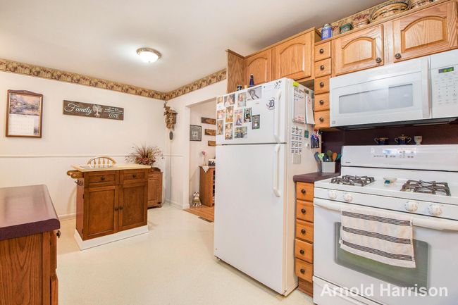 Kitchen | Image 10