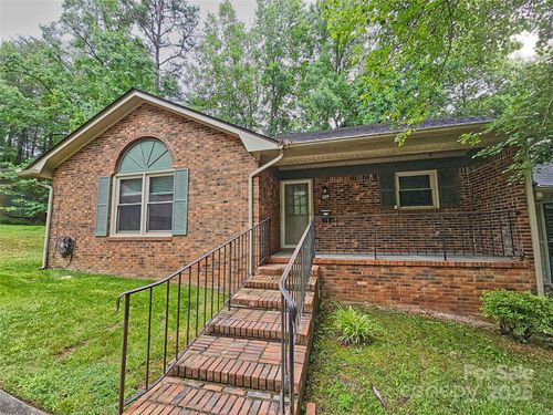 109 Phil Ct, Fort Mill, SC, 29715-2511 | Card Image