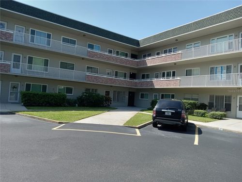 11-2427 Rhodesian Dr, CLEARWATER, FL, 33763-1927 | Card Image
