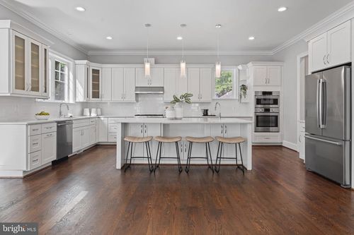 7606 Leonard Dr, FALLS CHURCH, VA, 22043-1221 | Card Image