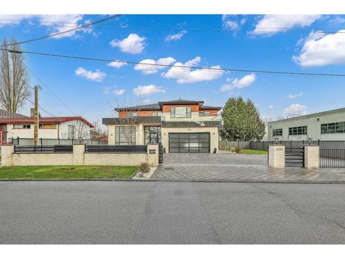 13561 79a Ave, Surrey, BC, V3W2Z3 | Card Image