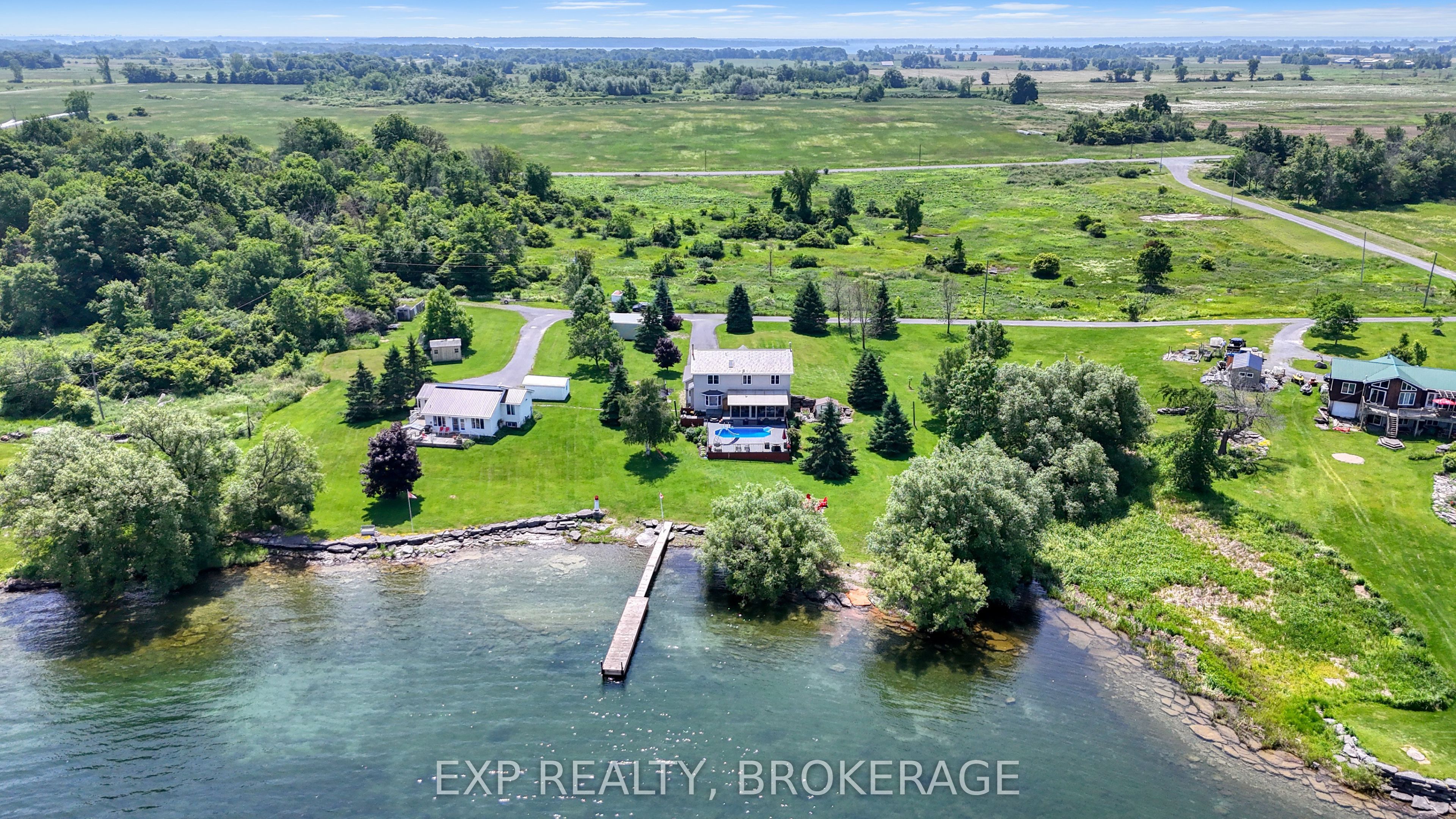 Residential in Frontenac Islands 2