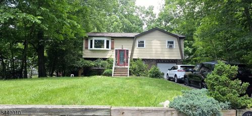 17 Penn State Trl, Hopatcong, NJ, 07843-1135 | Card Image