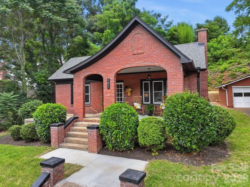 197 Academy St, Canton, NC, 28716-4633 | Card Image