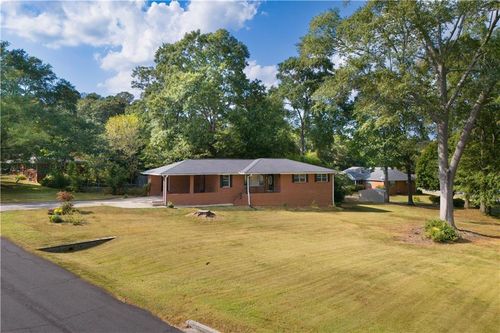 3888 Lindley Cir, Powder Springs, GA, 30127-2706 | Card Image