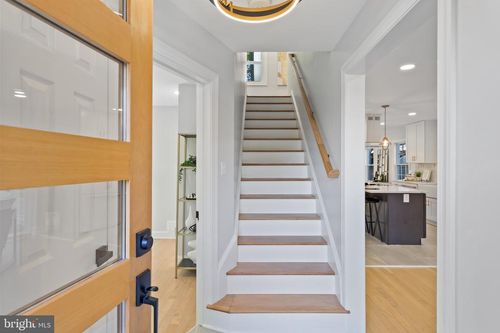 617 Greenbrier Dr, SILVER SPRING, MD, 20910-4269 | Card Image