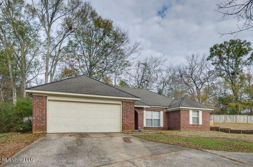 131 Valley Dr, Raymond, MS, 39154-8736 | Card Image
